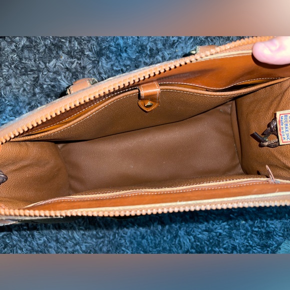 VINTAGE DOONEY & BOURKE WHITE AND TAN PEBBLED LEATHER SATCHEL BAG - Picture 6 of 9